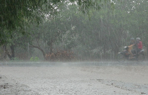 Chiều và đêm 19-5, Hà Nội và Đông Bắc Bộ có mưa to đến rất to 